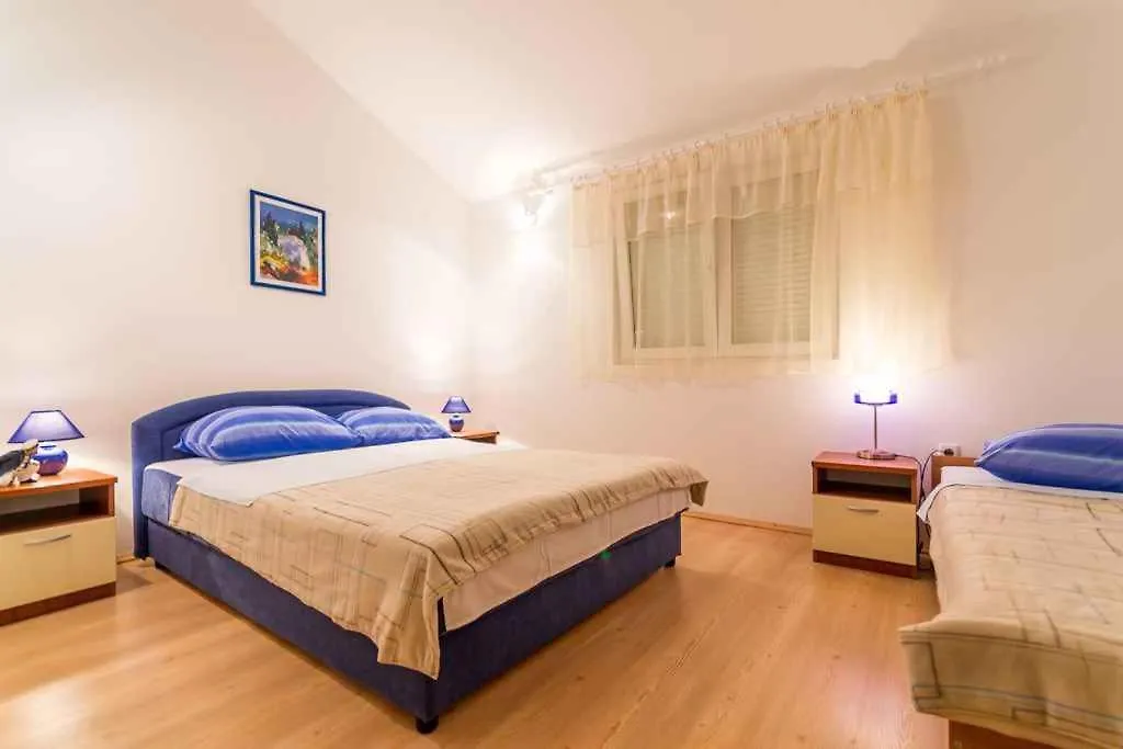 Apartments In Njivice/Insel Krk 13317