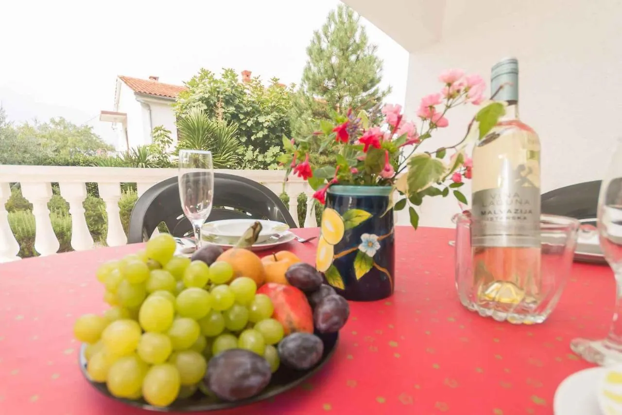 Apartments In Njivice/Insel Krk 13317
