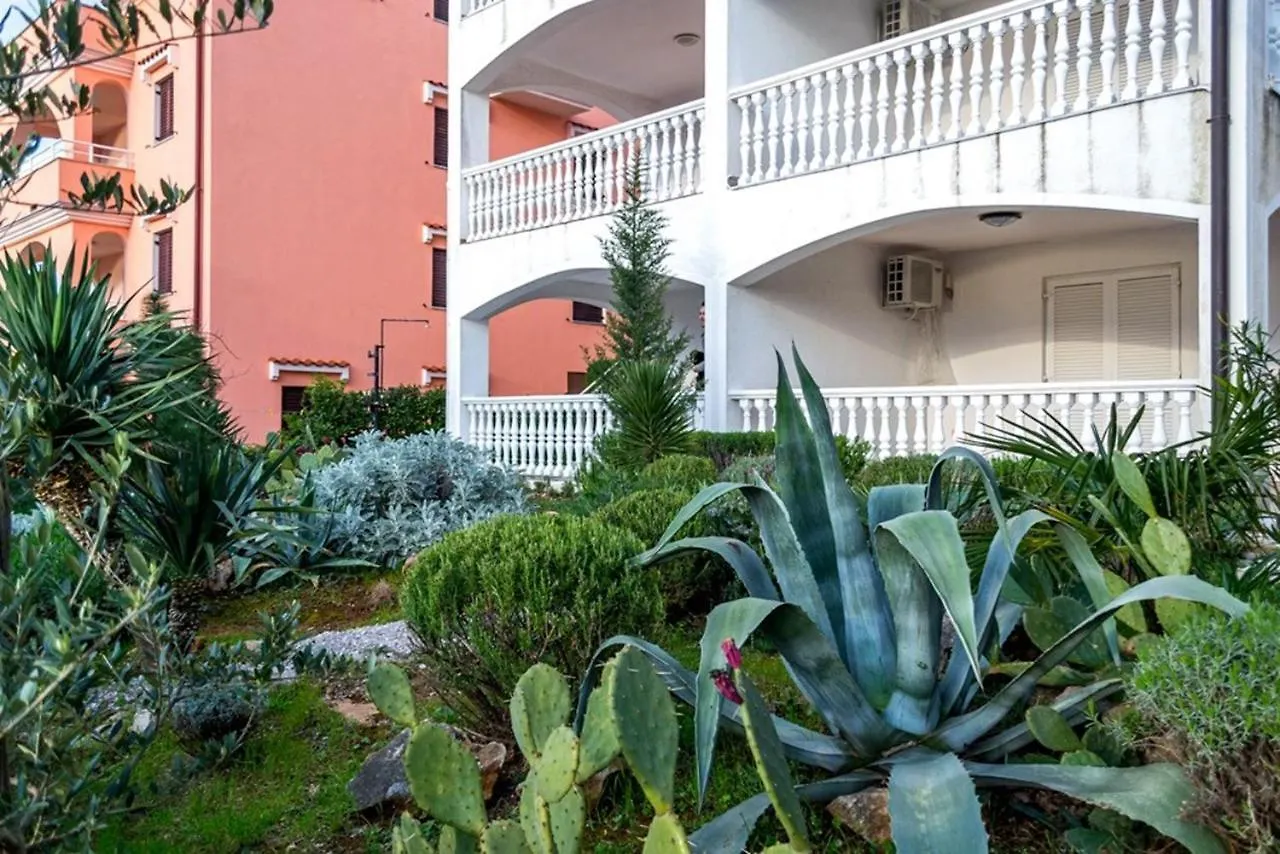 Apartments In Njivice/Insel Krk 13317
